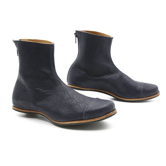 NIB CYDWOQ CLIFF DWELLER Handmade Ankle Boots Egg in Navy Size 40 / US 10 - Picture 1 of 12